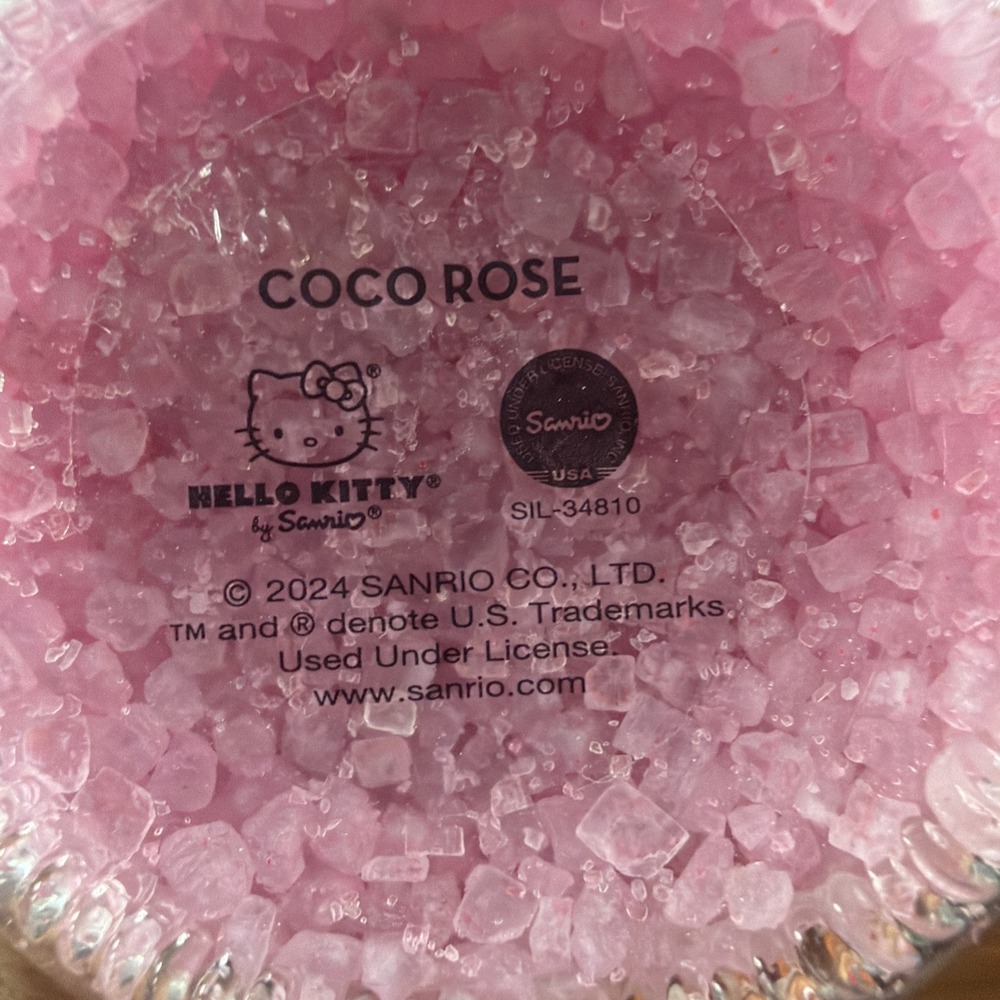 The Creme Shop X Hello Kitty Lovely Luxury Set Coco Rose Scented Bath Bomb,Scrub - Picture 14 of 15